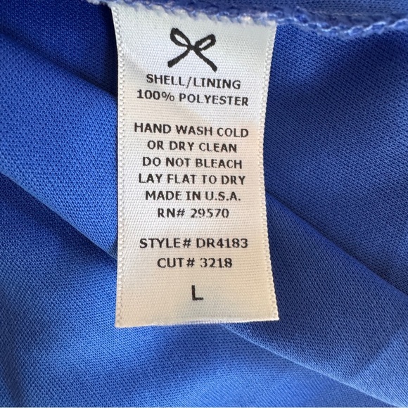 Everly Multicolor Geometric Print Sleeve V Neck Knee Length Womens size L Shift - Picture 12 of 12